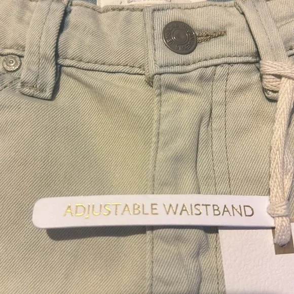 NWT Jessica Simpson
Big Girls 7-16 Denim Knee Length Short - Picture 7 of 9